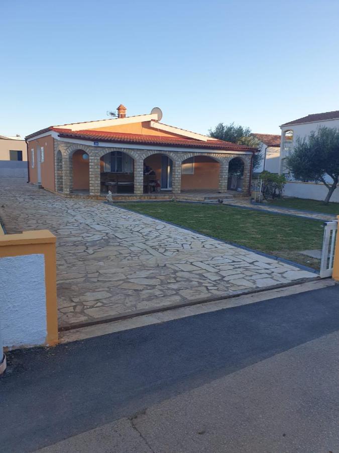 Studio Apartman I Mali Apartman Vir Luaran gambar