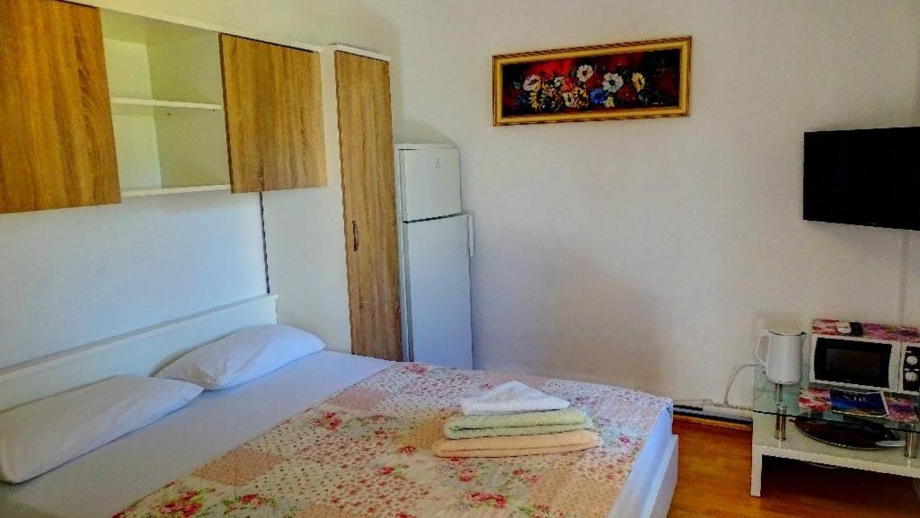 Studio Apartman I Mali Apartman Vir Luaran gambar