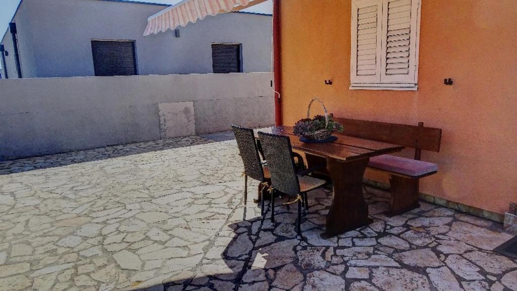 Studio Apartman I Mali Apartman Vir Luaran gambar
